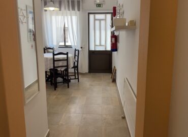 One Bedroom Apartment Hallway / Living room