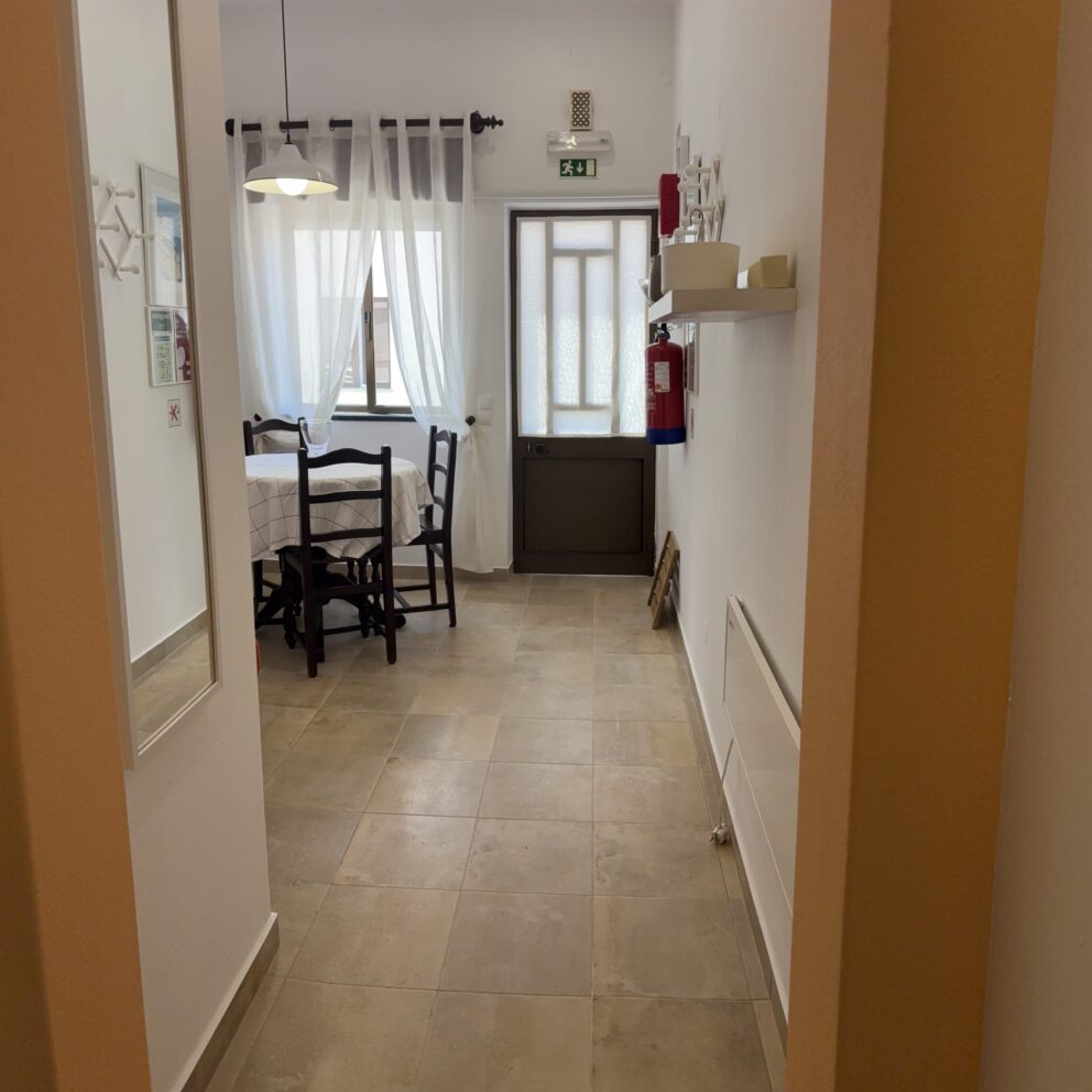 One Bedroom Apartment Hallway / Living room
