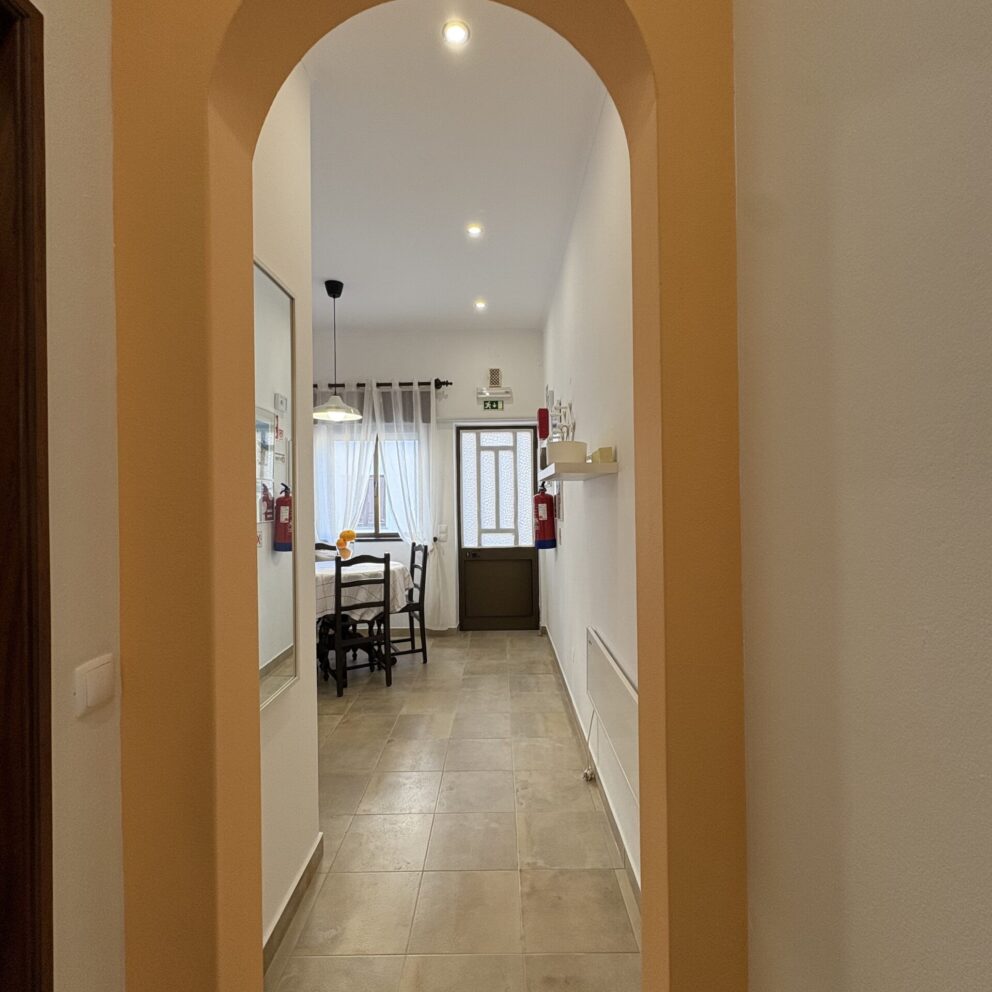One Bedroom Apartment Hallway / Living room