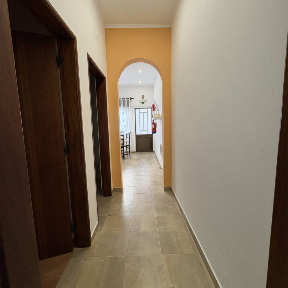One Bedroom Apartment Hallway / Living room