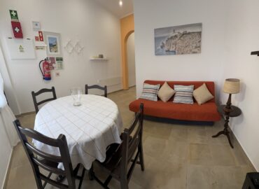 One Bedroom Apartment Hallway / Living room