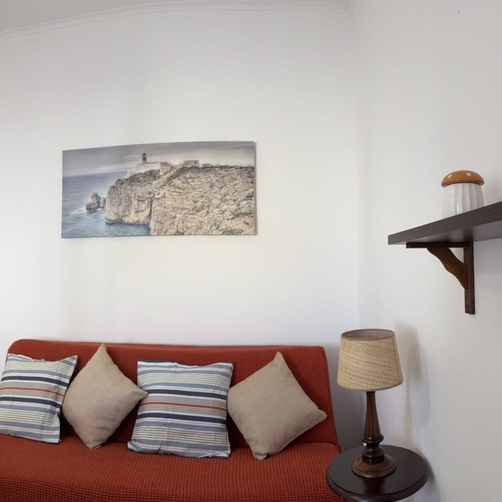 One Bedroom Apartment Hallway / Living room